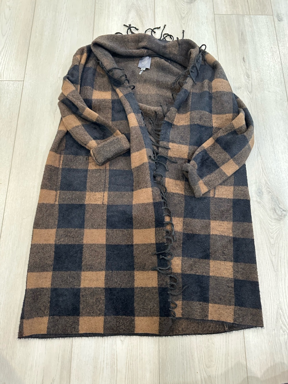 LYSSE New York Plaid Blanket Wrap Poncho Cardigan Black Brown Camel S/M